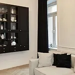 Komfortowy Apartament Z Parkingiem, 70M2, Srodmiescie -Klimatyzacja, Dostep Na Kod-Polonia Resident